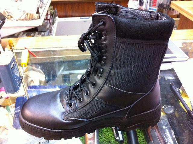 Thinsulate water proof boots, £49.99